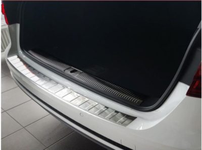 vVLachschutz121.jpg Ladekantenschutz Edelstahl passend für VW Touran ab 8/2010-8/2015 (GP2)