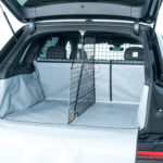 Masterline Raumteiler für Skoda Karoq, ab Bj. 2019, mit Skoda Schriftzug